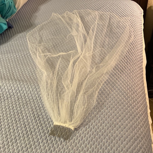 David’s Bridal White Beaded Lace Tulle Strapless Wedding Gown Dress - Picture 16 of 16